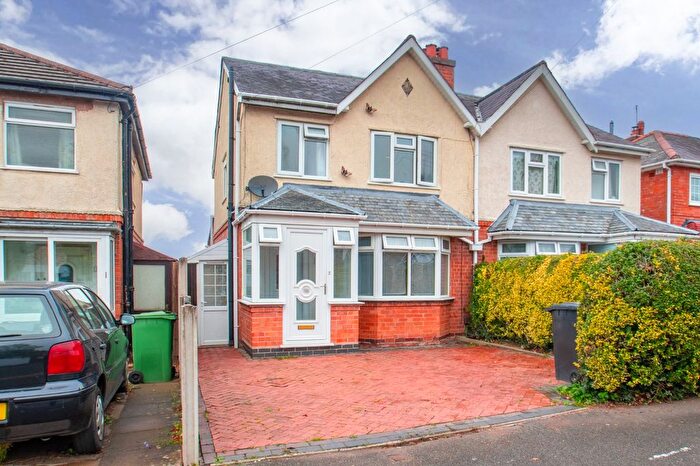 3 Bedroom Semi-detached House To Rent In Heathfield Road, Webheath, Redditch, Worcestershire, B97
