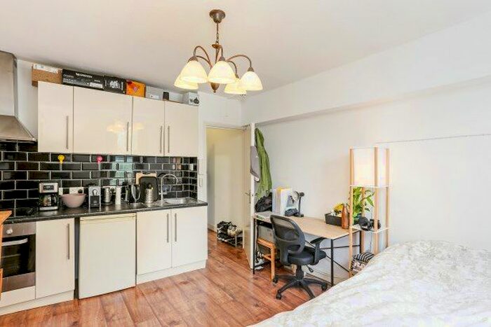 Studio To Rent In Nevern Place, London, SW5