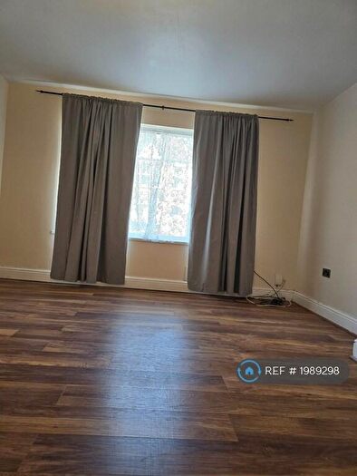 2 Bedroom Flat To Rent In Plaistow, Plaistow, E13