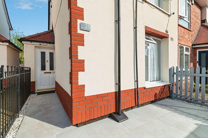 3 Bedroom End Terrace House For Sale In Cosby Road, Nottingham, Nottinghamshire, NG2