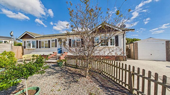 2 Bedroom Bungalow For Sale In Eastern Green, Penzance, TR18