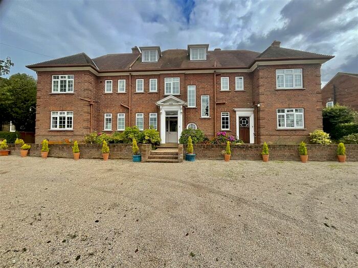 6 Bedroom Property To Rent In Hackness Road, Scarborough, YO12