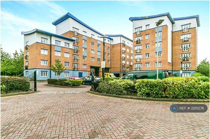 2 Bedroom Flat To Rent In Luscinia View, Reading, RG1