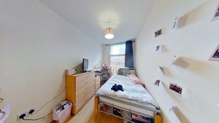 5 Bedroom Apartment To Rent In Flat Equitable House, - South Parade, Nottingham, NG1