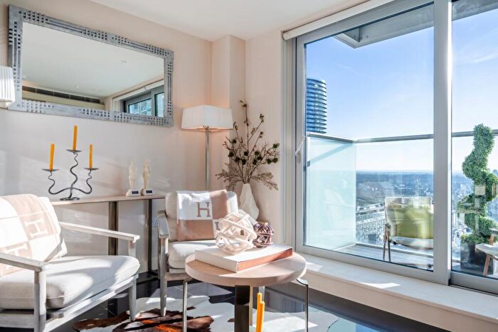 Flat For Sale In Pan Peninsula Square London, E14