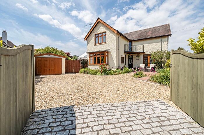 4 Bedroom Detached House For Sale In Sefton Avenue, Aldwick, PO21