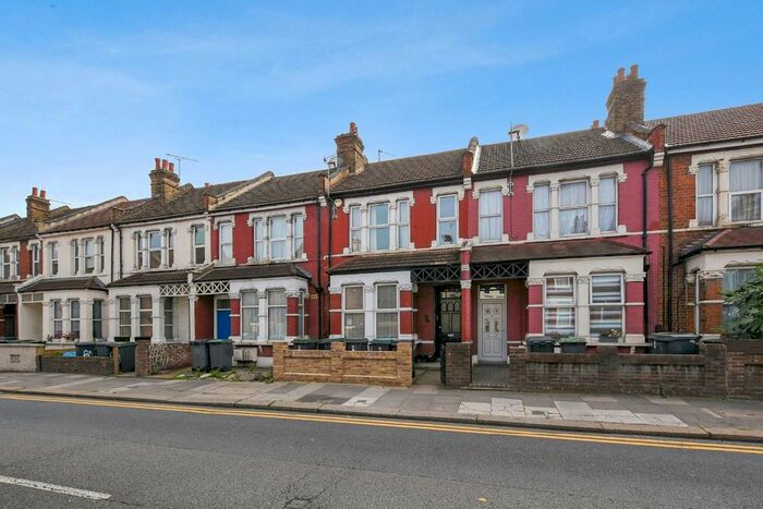 2 Bedroom Flat To Rent In Westbury Arcade, Westbury Avenue, London, N22