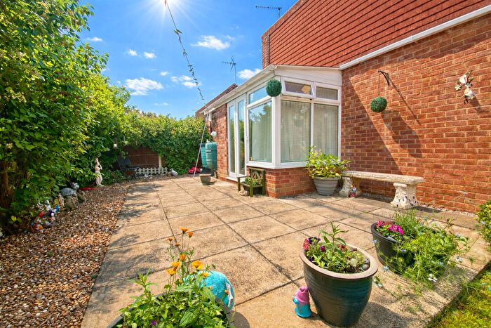 2 Bedroom Bungalow For Sale In Barham Close, Stanground, Peterborough, PE2