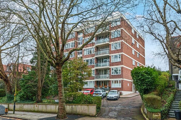 1 Bedroom Flat For Sale In Altior Court, Shepherds Hill, N6
