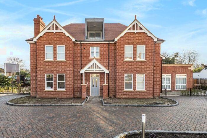 3 Bedroom Flat To Rent In Orchard Road Bromley, BR1