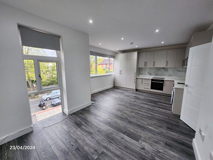 1 Bedroom Flat To Rent In Woodside Avenue, London, N12