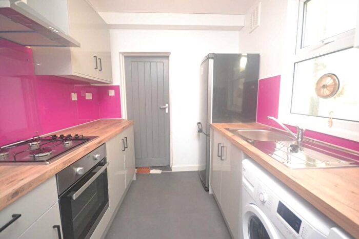 4 Bedroom Terraced House To Rent In Amherst Road, University Area, RG6
