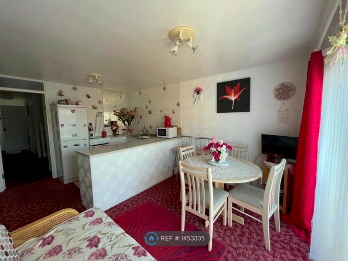 3 Bedroom Terraced House To Rent In Heaton Walk, Newcastle Upon Tyne, NE6