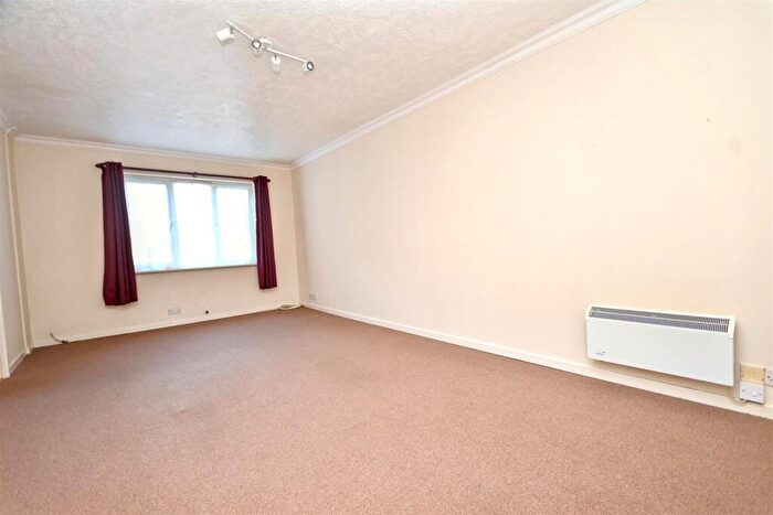 1 Bedroom Flat For Sale In Churchdale Road, Eastbourne, BN22