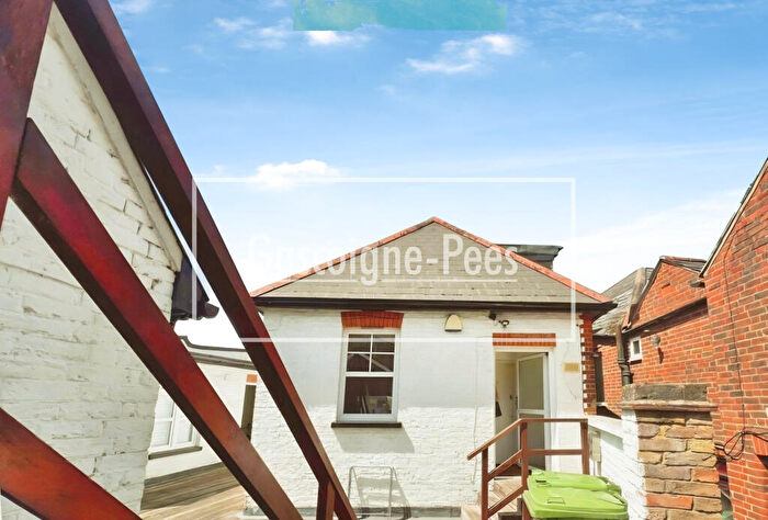 Studio To Rent In Leatherhead, KT22