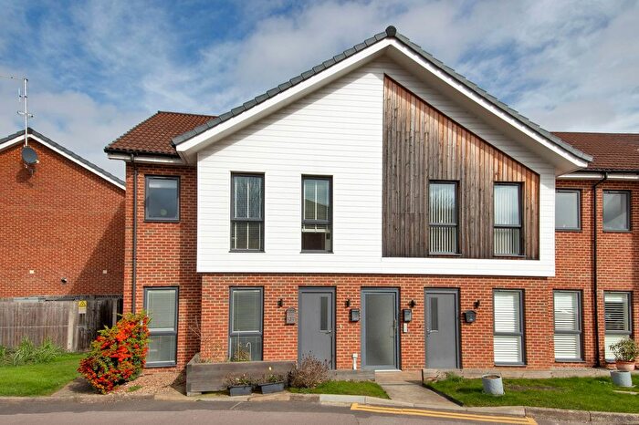 1 Bedroom Flat For Sale In Bramblefield Close, Longfield, DA3