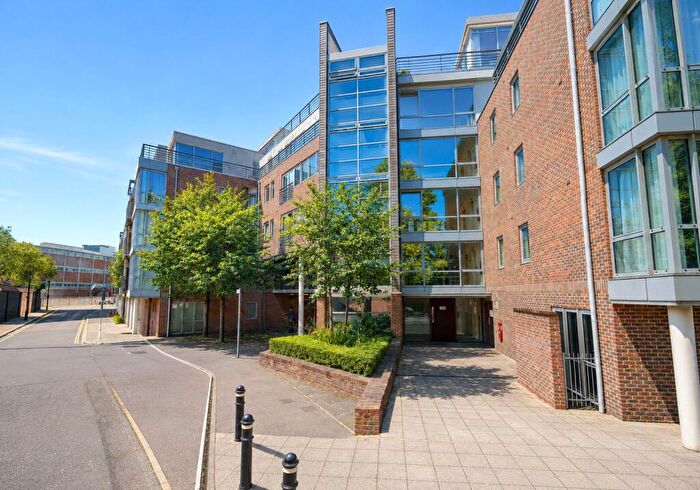 1 Bedroom Flat For Sale In Bonfire Corner, Portsmouth, PO1