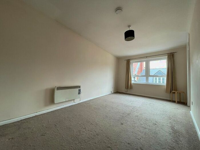 1 Bedroom Apartment To Rent In Cricklade Street, Cirencester, Gloucestershire, GL7