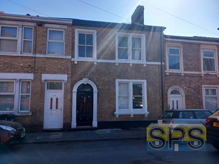 4 Bedroom Terraced House To Rent In Wellesley Street, Stoke-On-Trent, ST1