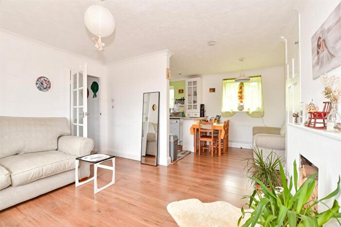 2 Bedroom Maisonette For Sale In Wyphurst Road, Cranleigh, Surrey, GU6