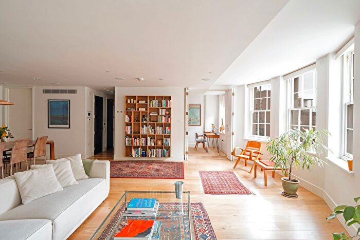 2 Bedroom Flat For Sale In Great Marlborough Street, London, W1F