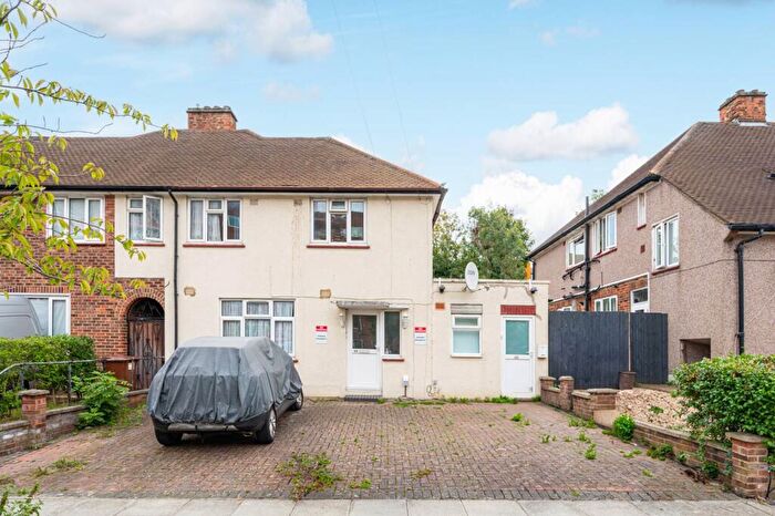 Studio To Rent In Blanchedowne, Denmark Hill, London, SE5