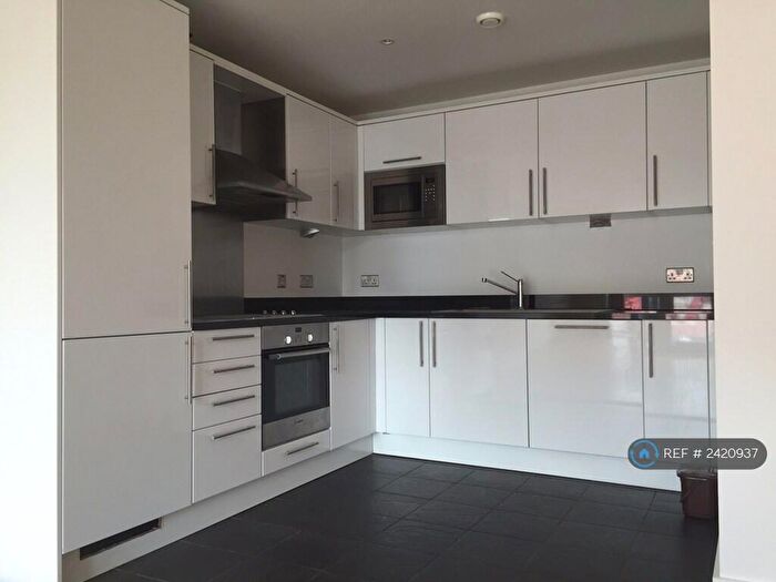 2 Bedroom Flat To Rent In Drayton Park, London, N5