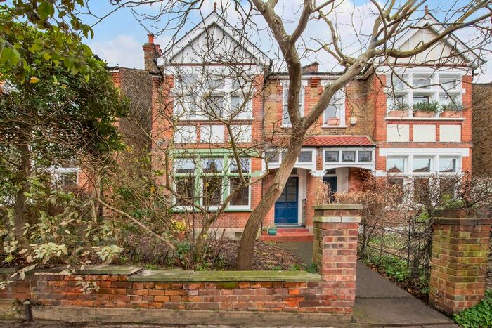 2 Bedroom Flat To Rent In Fawnbrake Avenue, Herne Hill, SE24