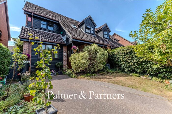 3 Bedroom Semi-Detached House For Sale In Waveney Close, Saxmundham, Suffolk, IP17