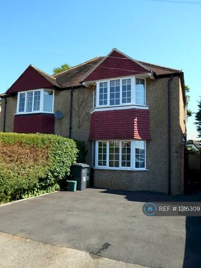 4 Bedroom Semi-Detached House To Rent In Grantley Road, Guildford, GU2