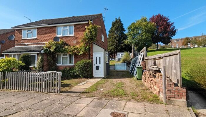 2 Bedroom Semi-Detached House For Sale In Luxembourg Close, Luton, LU3