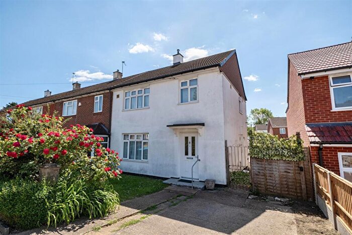 3 Bedroom End Of Terrace House For Sale In Robin Grove, HA3