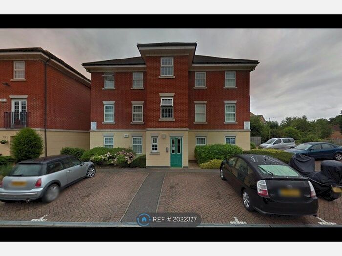 2 Bedroom Flat To Rent In Cygnet House, Hemel Hempstead, HP3