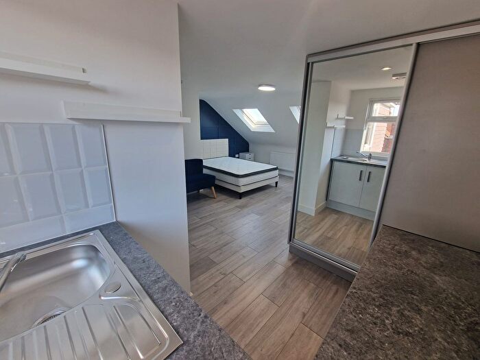 1 Bedroom Studio To Rent In Francis Street, Luton, Bedfordshire, LU1