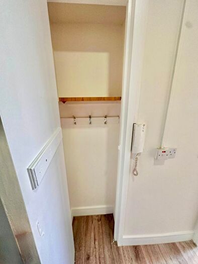 1 Bedroom Studio To Rent In Rookwood Road, N16