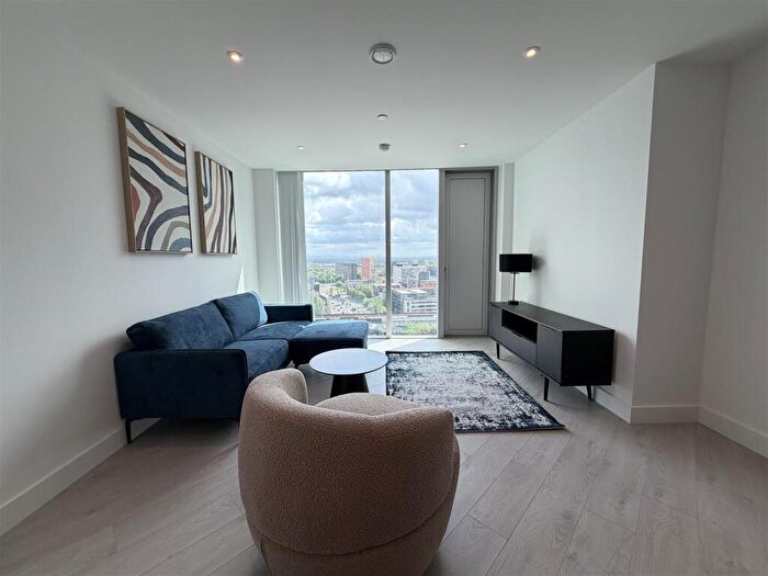 1 Bedroom Apartment To Rent In Trinity Way, Manchester, M3