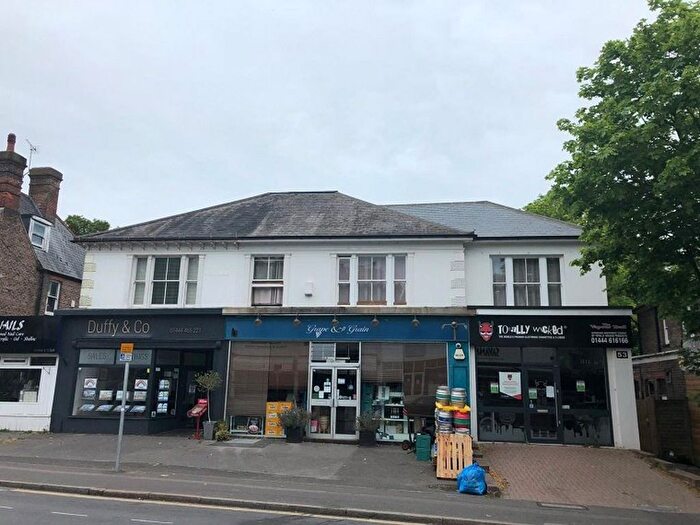 2 Bedroom Flat To Rent In The Broadway, Haywards Heath, RH16