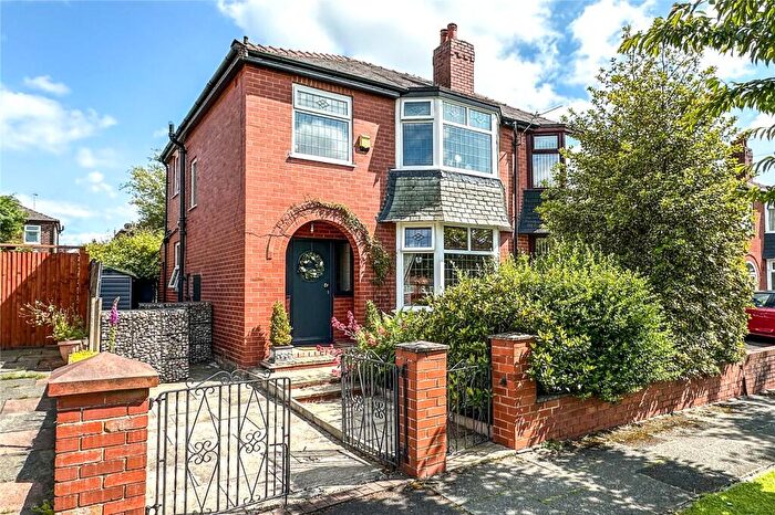 3 Bedroom Semi-Detached House For Sale In St. Georges Square, Chadderton, Oldham, Greater Manchester, OL9