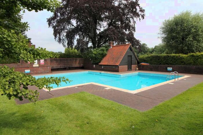 3 Bedroom Town House To Rent In Mallard Place, Twickenham, TW1