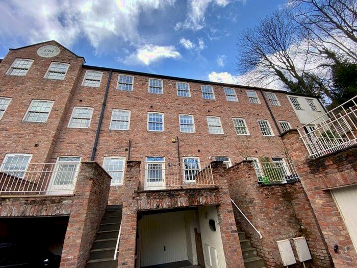 4 Bedroom Town House To Rent In Wards Lane, Congleton, CW12