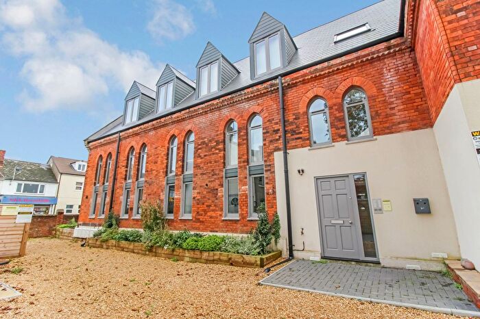 1 Bedroom Flat For Sale In Cricklade Road, Swindon, SN2