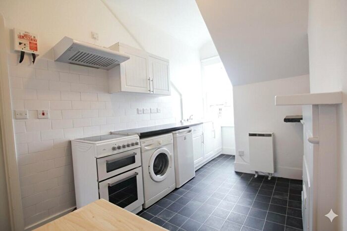 1 Bedroom Apartment To Rent In Ferme Park Road, Crouch End, London, N8