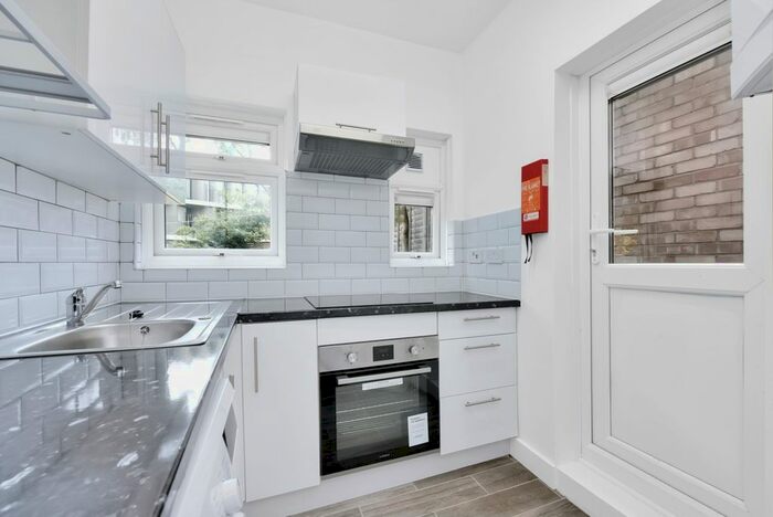 1 Bedroom Flat To Rent In Dukes Avenue, London, N10