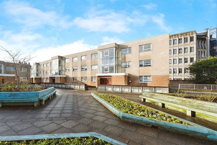 2 Bedroom Flat For Sale In St. Marys Court, Peterborough, PE1