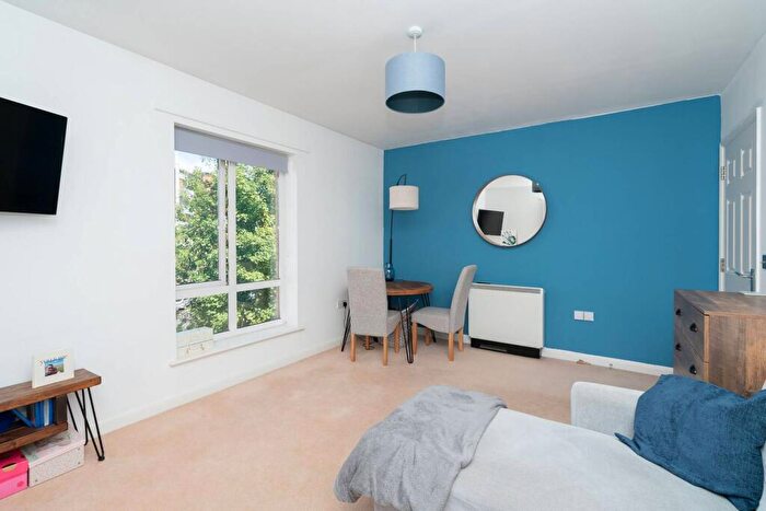2 Bedroom Flat For Sale In Moorview House, Selden Hill, , Hemel Hempstead, HP2