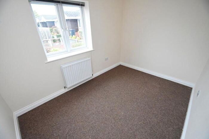 2 Bedroom Bungalow To Rent In Hylton Court -, DH1