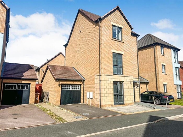 4 Bedroom Detached House For Sale In Epping Road, Corby, NN18