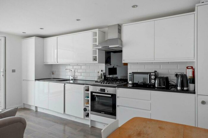 1 Bedroom Flat To Rent In East Dulwich Road, East Dulwich, London, SE22