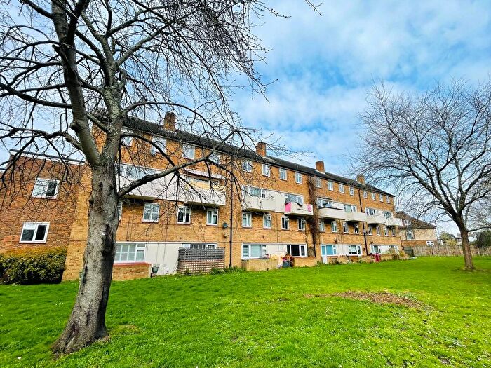 2 Bedroom Flat For Sale In Haggard Road, Twickenham, TW1