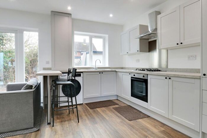 3 Bedroom Semi-Detached House To Rent In Sidcup, Kent, DA15